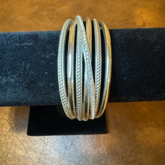 Brighton | Jewelry | Euc Brighton Silver Bangle Bracelet  display picture 1